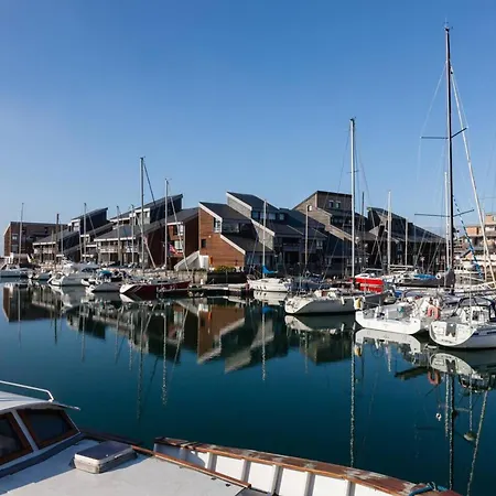 De 2 Chambres A A 500 M De La Avec Vue Sur La Terrasse Amenagee Et Wifi * Deauville