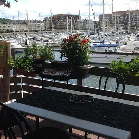 De 2 Chambres A A 500 M De La Avec Vue Sur La Terrasse Amenagee Et Wifi