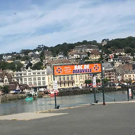 De 2 Chambres A A 500 M De La Avec Vue Sur La Terrasse Amenagee Et Wifi