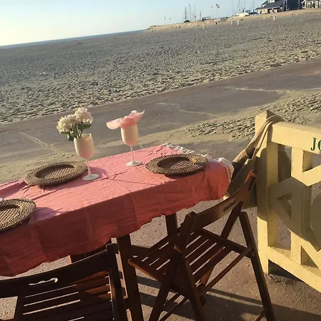 De 2 Chambres A A 500 M De La Avec Vue Sur La Terrasse Amenagee Et Wifi Apartamento Deauville